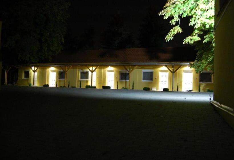 Belvárosi Panzió Pápa