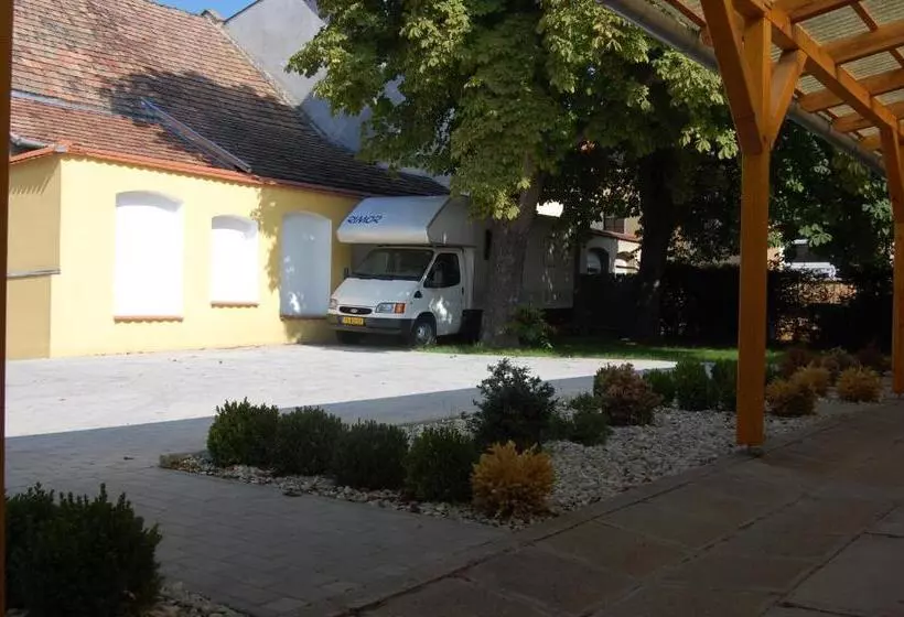 Belvárosi Panzió Pápa
