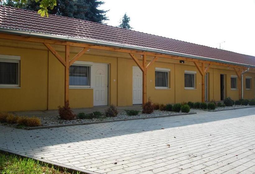 Belvárosi Panzió Pápa