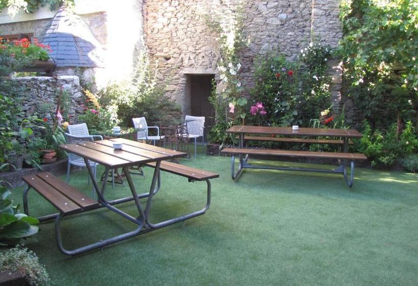 پانسیون Hostal Plaça Garós