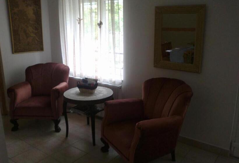 펜션 Szalay Vendégház