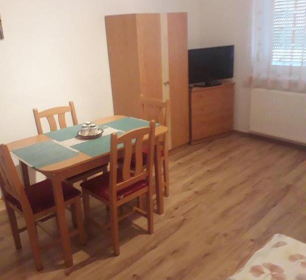 펜션 Szalay Vendégház