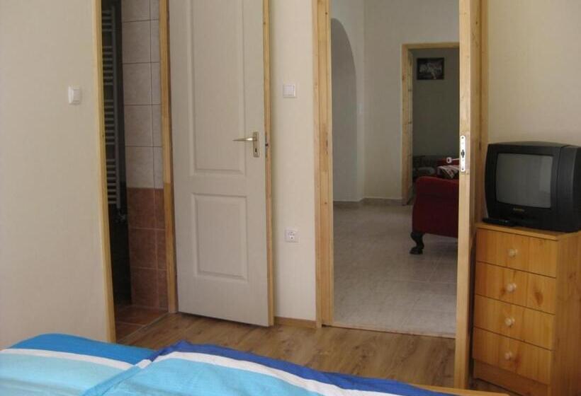 펜션 Szalay Vendégház