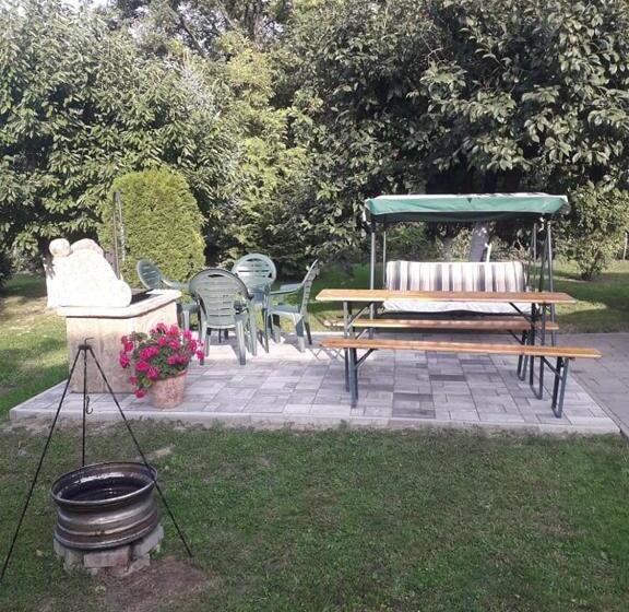 펜션 Szalay Vendégház