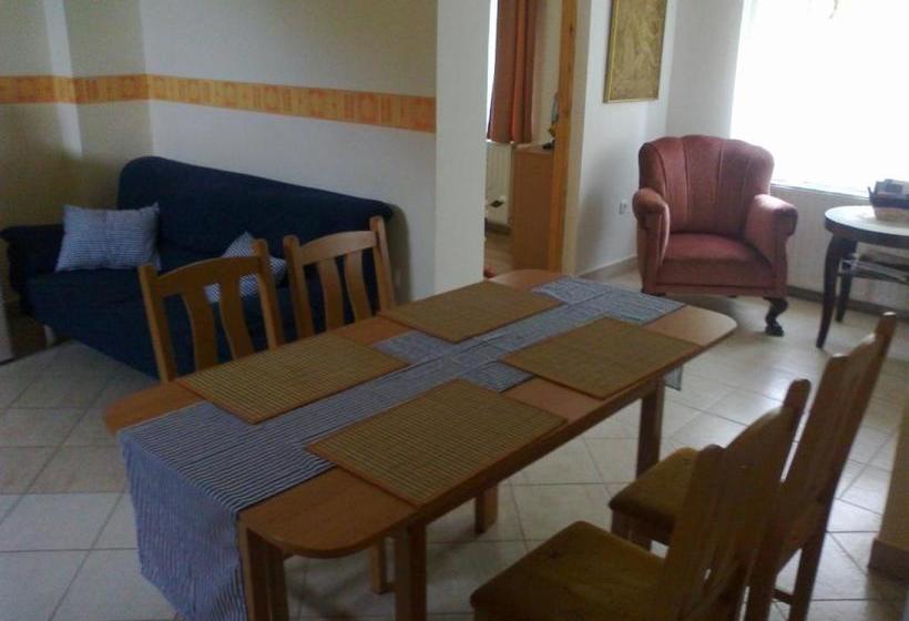 펜션 Szalay Vendégház