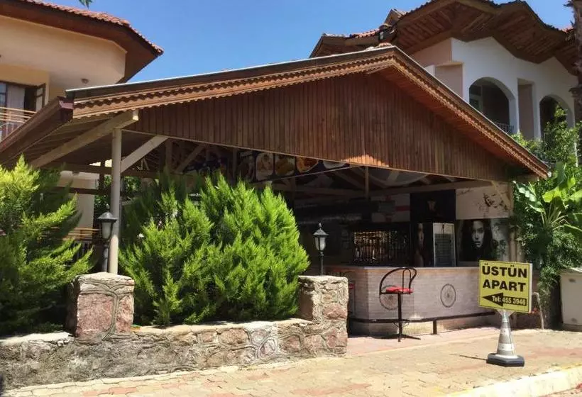 üstün Apart