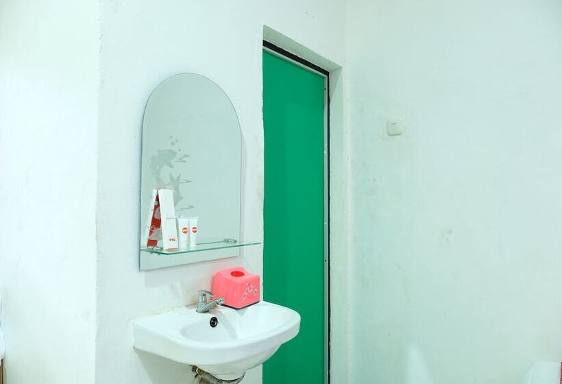 הוסטל Guest House D'makmoer By Oyo Rooms