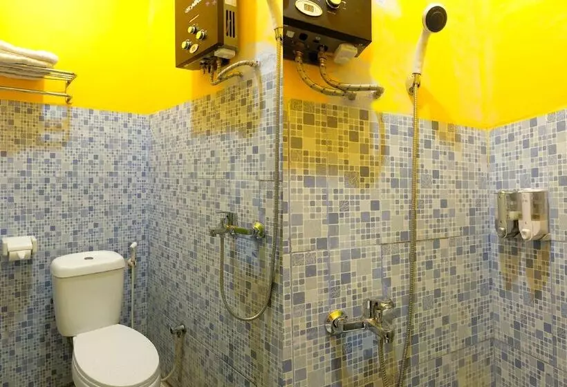 Retkeilymaja Guest House D'makmoer By Oyo Rooms