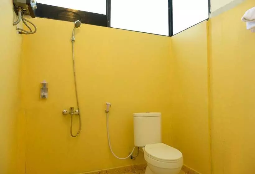 Retkeilymaja Guest House D'makmoer By Oyo Rooms