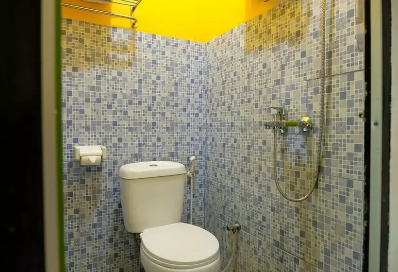 Retkeilymaja Guest House D'makmoer By Oyo Rooms