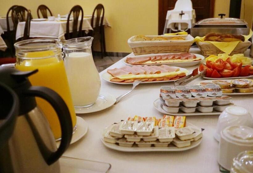 تختخواب و صبحانه Anna Panzió & Wellness Siófok