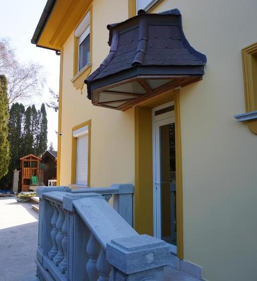 تختخواب و صبحانه Anna Panzió & Wellness Siófok