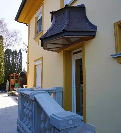 ベッドアンドブレックファースト Anna Panzió & Wellness Siófok