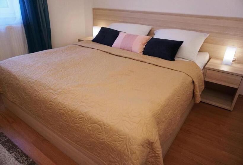 تختخواب و صبحانه Anna Panzió & Wellness Siófok