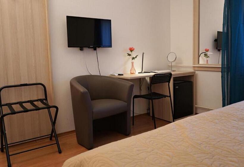 تختخواب و صبحانه Anna Panzió & Wellness Siófok