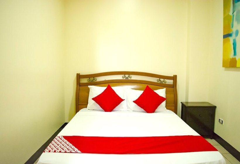 Hotelli 153 Executive Suites By Oyo Rooms