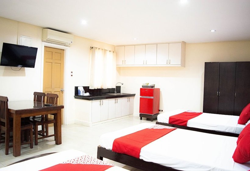 Hotelli 153 Executive Suites By Oyo Rooms
