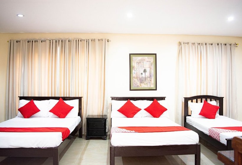Hotelli 153 Executive Suites By Oyo Rooms