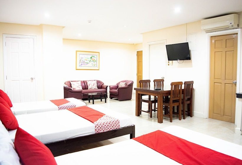 Hotelli 153 Executive Suites By Oyo Rooms
