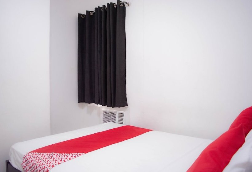 Hotelli 153 Executive Suites By Oyo Rooms