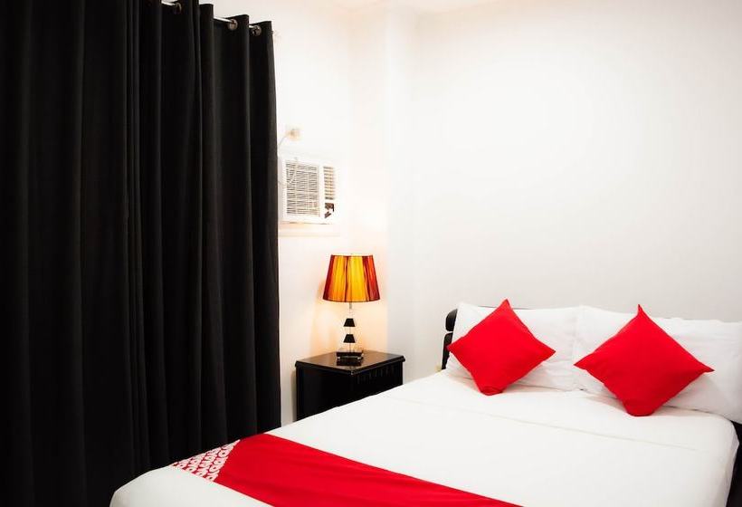 Hotelli 153 Executive Suites By Oyo Rooms