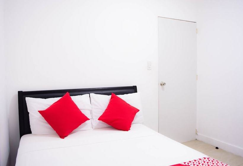 Hotelli 153 Executive Suites By Oyo Rooms