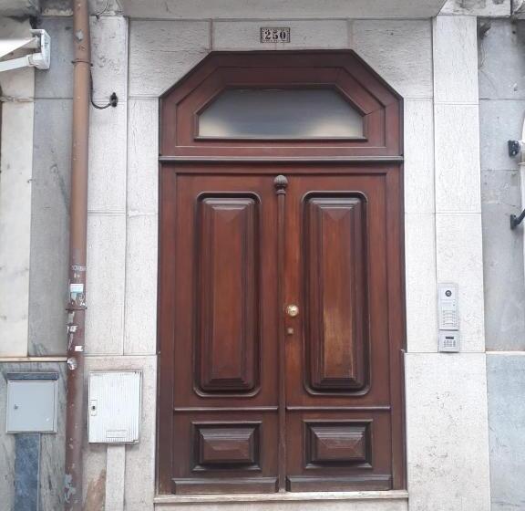 پانسیون Lisbon Silver Flower   Flat In Lisbon Center