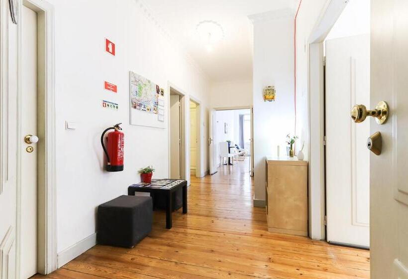 پانسیون Lisbon Silver Flower   Flat In Lisbon Center