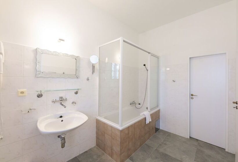 پانسیون Penzion La Route