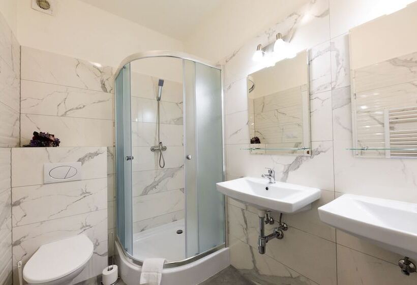 پانسیون Penzion La Route