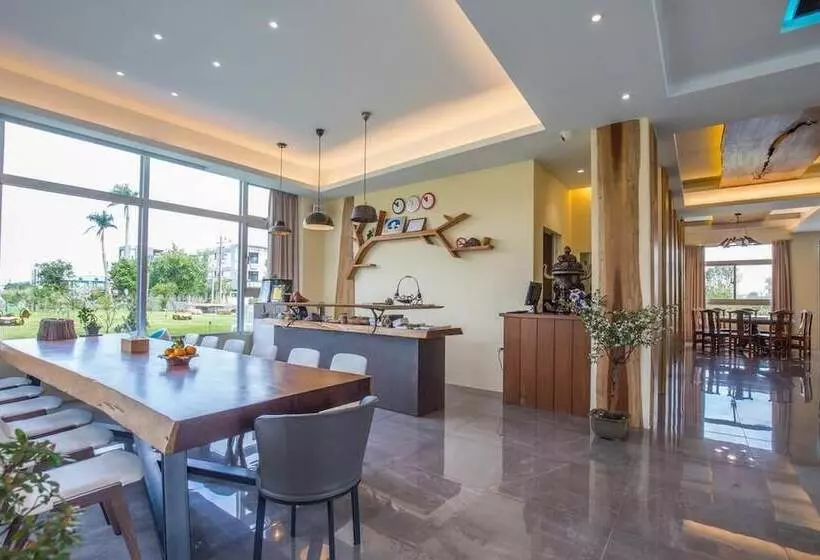 تختخواب و صبحانه Wms Villa