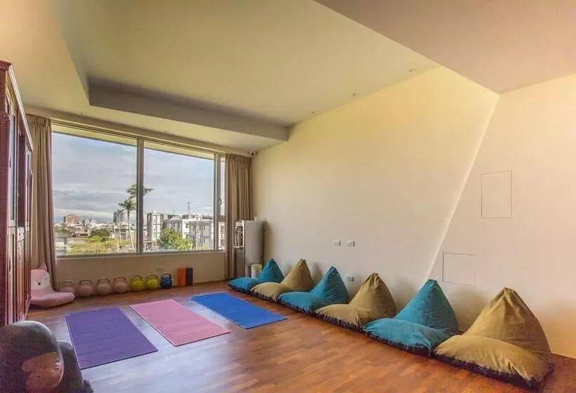 تختخواب و صبحانه Wms Villa