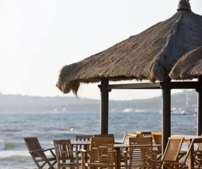 Hotel Azur Beach