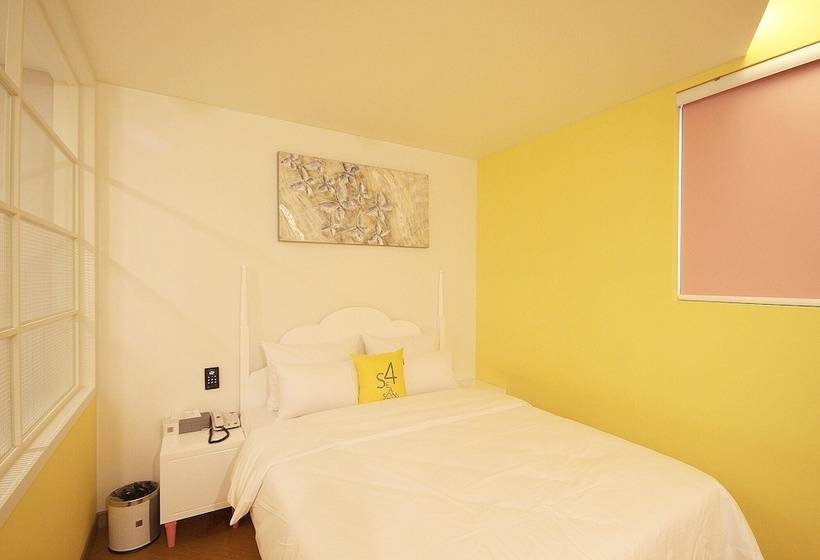 בית מלון כפרי Iksan Fourseason