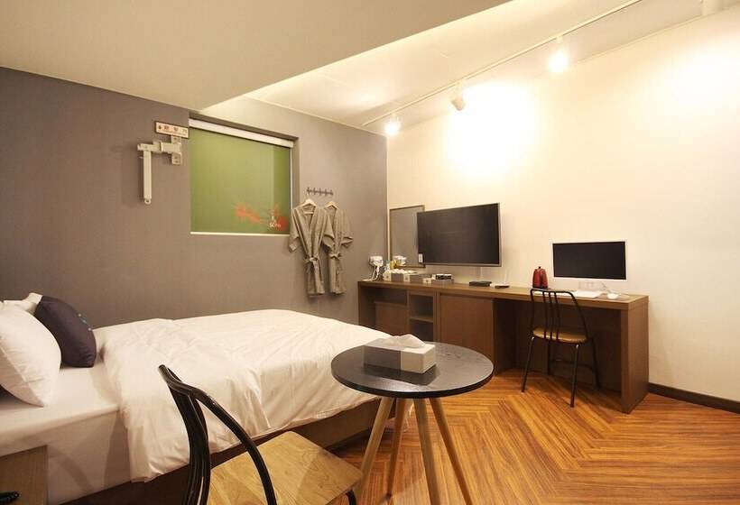 בית מלון כפרי Iksan Fourseason