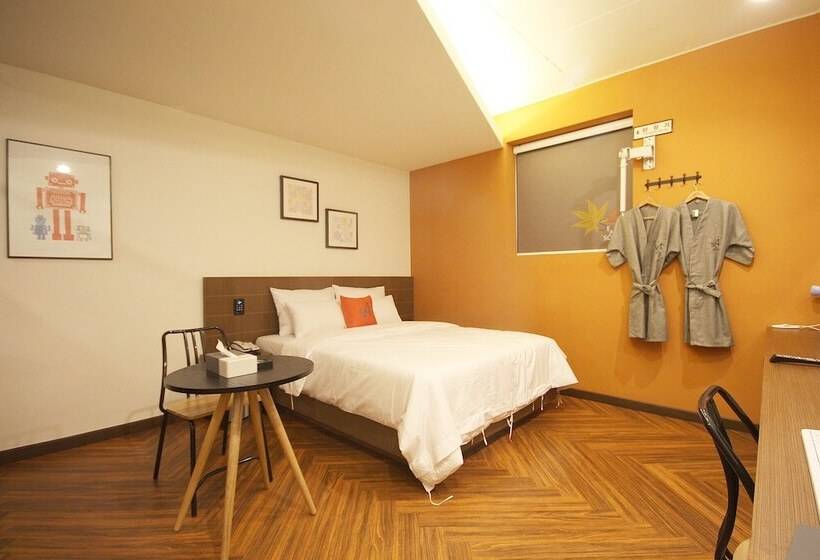 בית מלון כפרי Iksan Fourseason