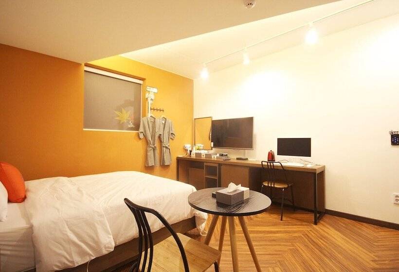 בית מלון כפרי Iksan Fourseason