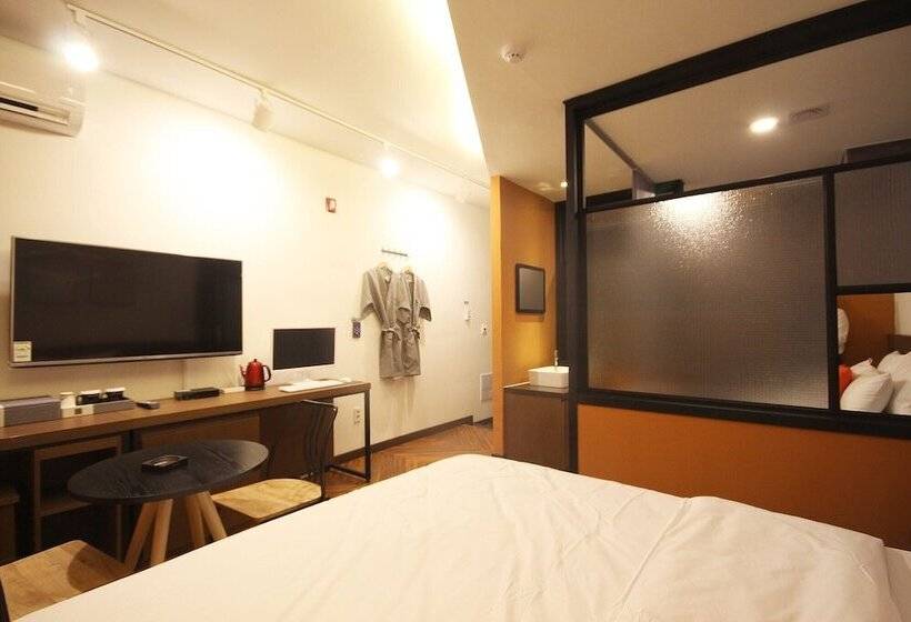 בית מלון כפרי Iksan Fourseason