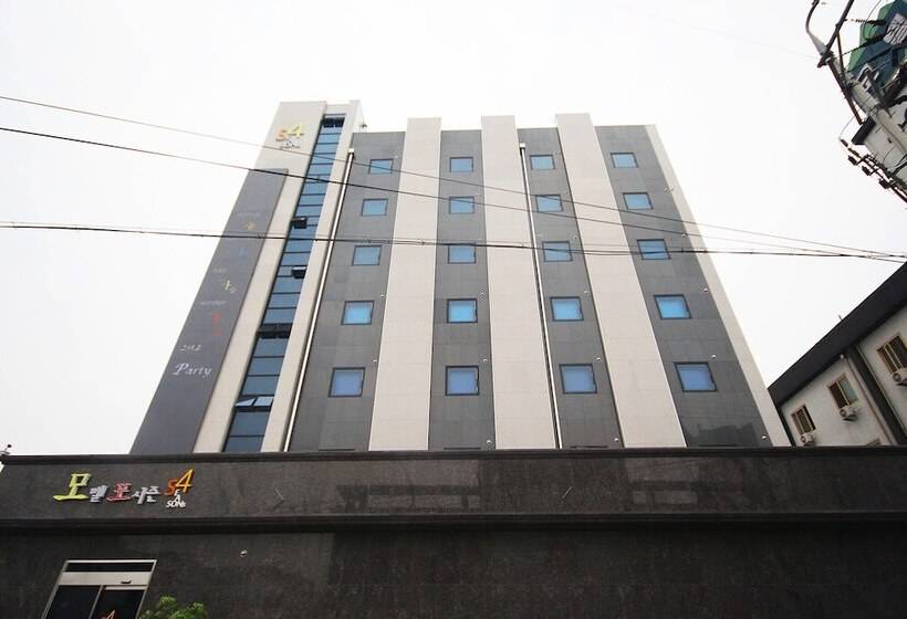 בית מלון כפרי Iksan Fourseason