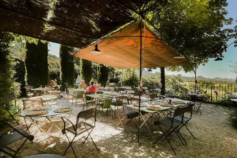 ホテル La Treille Muscate