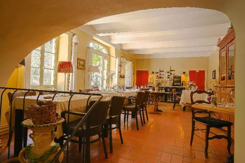 ホテル La Treille Muscate