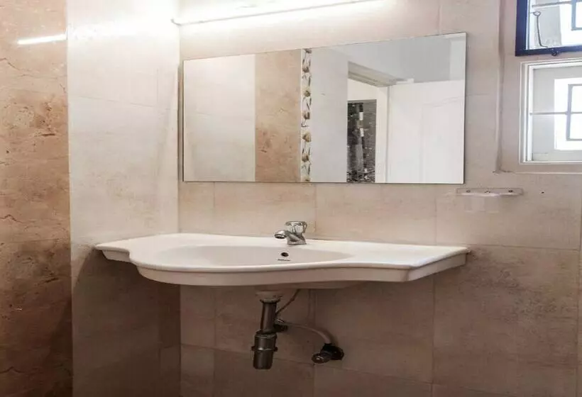 هتل Pheonix Inn By Oyo Rooms