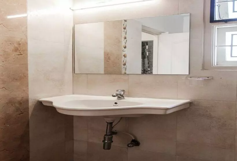هتل Pheonix Inn By Oyo Rooms