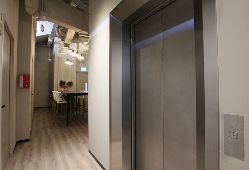 هتل St Signature Jalan Besar, Short Overnight, 13 Hours, 6pm 7am