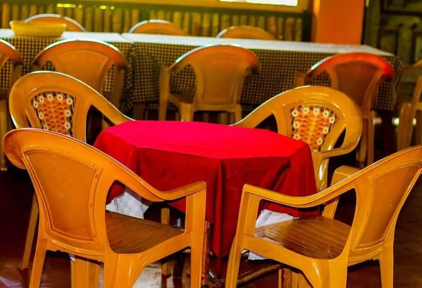 هتل Teen Ranch Camp