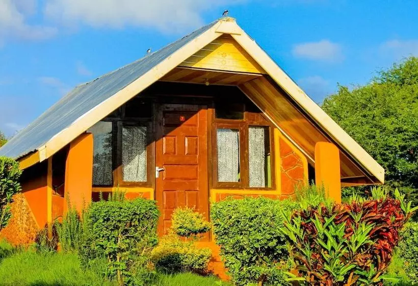 هتل Teen Ranch Camp