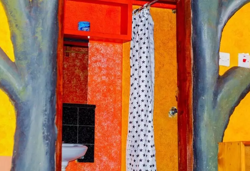 هتل Teen Ranch Camp