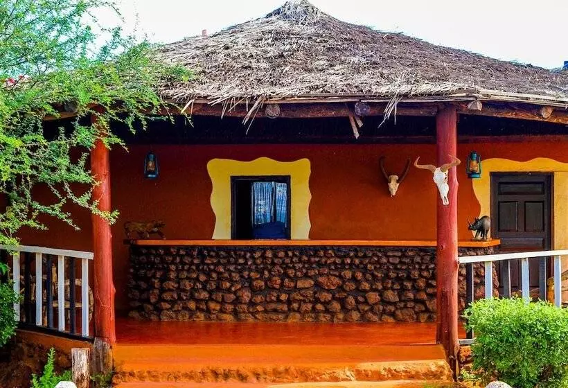 هتل Teen Ranch Camp