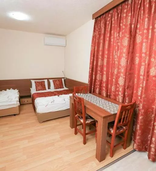 ペンション къща за гости ваис