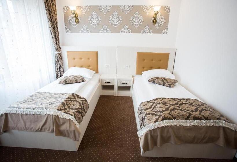 بنسيون Restaurant Ayan Piatra Neamt